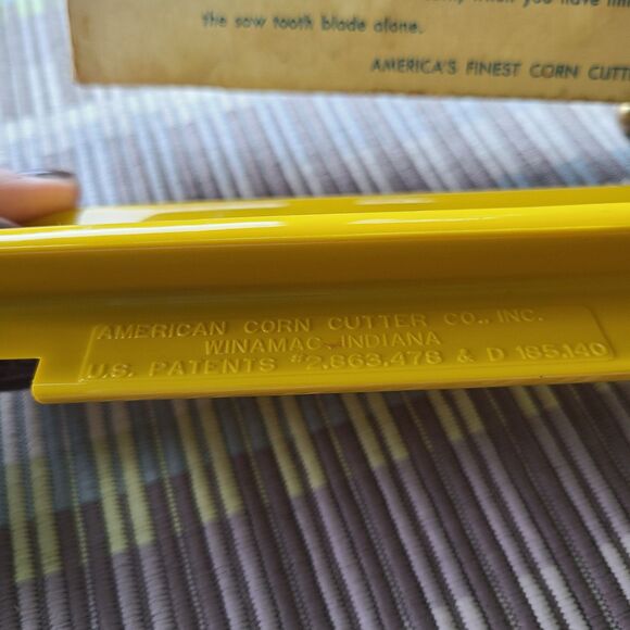 Vintage American Corn Cutter Corn On The Cob Cutting Kitchen Tool Winamac - Picture 6 of 10